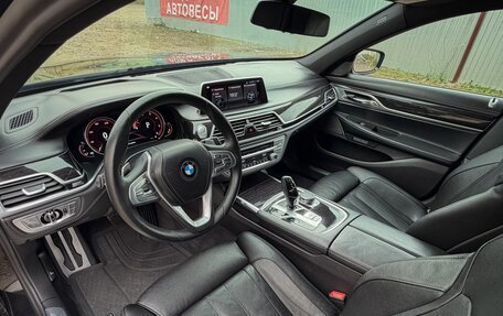 BMW 7 серия, 2017 год, 3 690 000 рублей, 13 фотография