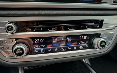 BMW 7 серия, 2017 год, 3 690 000 рублей, 26 фотография