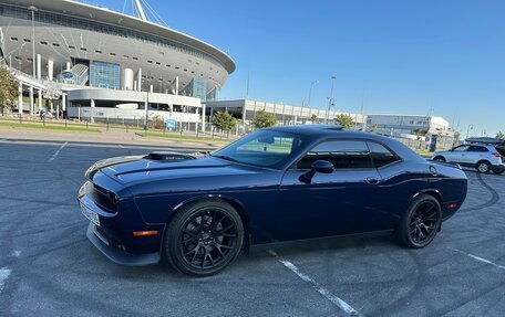 Dodge Challenger III рестайлинг 2, 2016 год, 4 450 000 рублей, 4 фотография