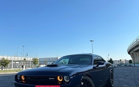Dodge Challenger III рестайлинг 2, 2016 год, 4 450 000 рублей, 23 фотография
