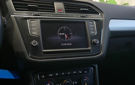 Volkswagen Tiguan II, 2017 год, 2 099 000 рублей, 21 фотография