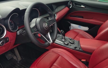Alfa Romeo Stelvio, 2019 год, 3 100 000 рублей, 10 фотография