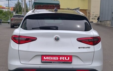 Alfa Romeo Stelvio, 2019 год, 3 100 000 рублей, 5 фотография
