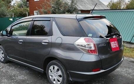 Honda Fit Shuttle I рестайлинг, 2014 год, 1 250 000 рублей, 3 фотография