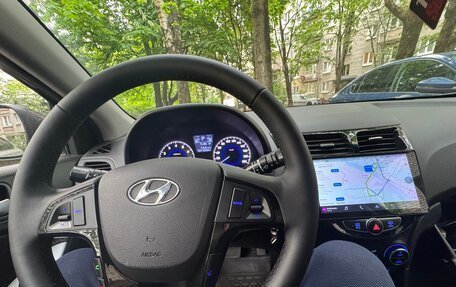 Hyundai Solaris II рестайлинг, 2016 год, 900 000 рублей, 4 фотография
