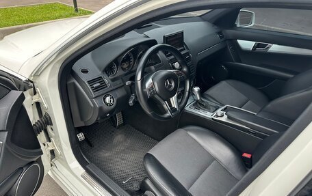 Mercedes-Benz C-Класс, 2008 год, 1 300 000 рублей, 9 фотография
