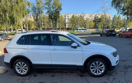 Volkswagen Tiguan II, 2019 год, 2 900 000 рублей, 3 фотография
