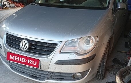 Volkswagen Touran III, 2007 год, 600 000 рублей, 1 фотография