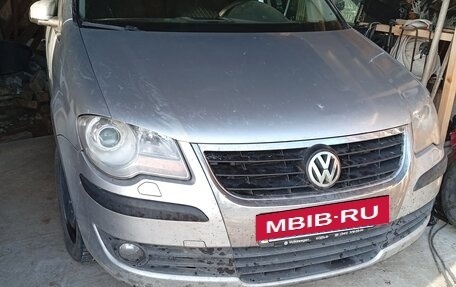 Volkswagen Touran III, 2007 год, 600 000 рублей, 2 фотография