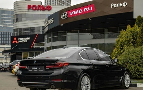 BMW 5 серия, 2019 год, 3 198 000 рублей, 4 фотография