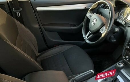Skoda Octavia, 2017 год, 1 749 000 рублей, 10 фотография