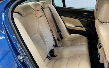 Jaguar XE I рестайлинг, 2015 год, 2 480 000 рублей, 12 фотография