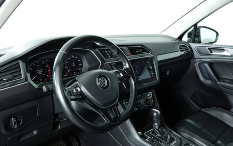 Volkswagen Tiguan II, 2018 год, 2 730 000 рублей, 13 фотография