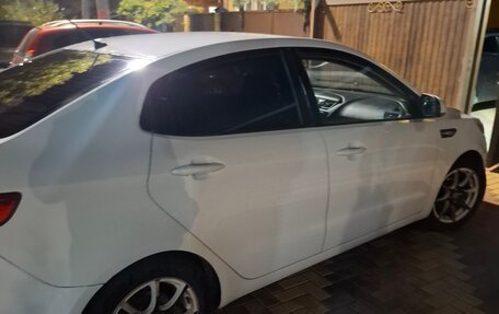 KIA Rio III рестайлинг, 2013 год, 800 000 рублей, 4 фотография