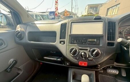 Nissan AD III, 2016 год, 800 000 рублей, 16 фотография