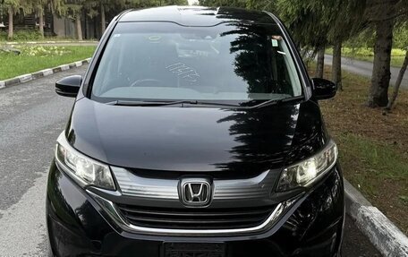 Honda Freed II, 2019 год, 1 650 000 рублей, 2 фотография