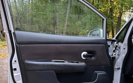Nissan Tiida, 2010 год, 590 000 рублей, 32 фотография