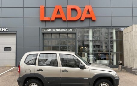 Chevrolet Niva I рестайлинг, 2015 год, 695 000 рублей, 4 фотография