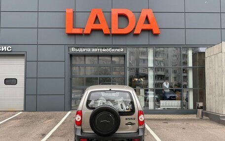Chevrolet Niva I рестайлинг, 2015 год, 695 000 рублей, 6 фотография