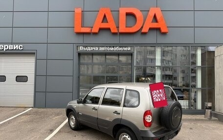 Chevrolet Niva I рестайлинг, 2015 год, 695 000 рублей, 5 фотография