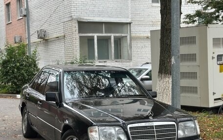 Mercedes-Benz W124, 1990 год, 210 000 рублей, 1 фотография