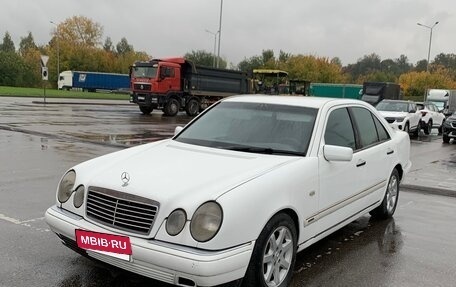 Mercedes-Benz E-Класс, 1999 год, 330 000 рублей, 1 фотография