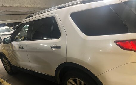 Ford Explorer VI, 2012 год, 900 000 рублей, 3 фотография