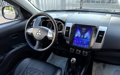 Mitsubishi Outlander III рестайлинг 3, 2011 год, 930 000 рублей, 14 фотография