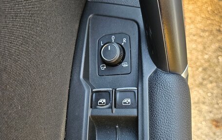 Volkswagen Tiguan II, 2017 год, 2 500 000 рублей, 38 фотография