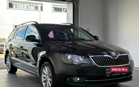 Skoda Superb III рестайлинг, 2013 год, 1 390 000 рублей, 3 фотография