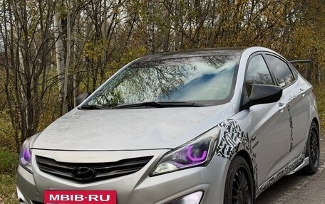 Hyundai Solaris II рестайлинг, 2015 год, 870 000 рублей, 3 фотография