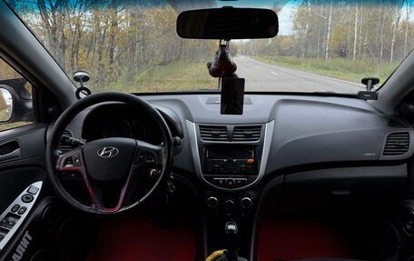 Hyundai Solaris II рестайлинг, 2015 год, 870 000 рублей, 18 фотография