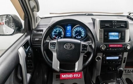 Toyota Land Cruiser Prado 150 рестайлинг 2, 2011 год, 2 890 000 рублей, 10 фотография