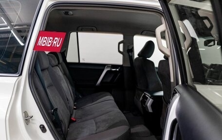 Toyota Land Cruiser Prado 150 рестайлинг 2, 2011 год, 2 890 000 рублей, 8 фотография