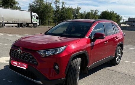 Toyota RAV4, 2021 год, 3 550 000 рублей, 2 фотография