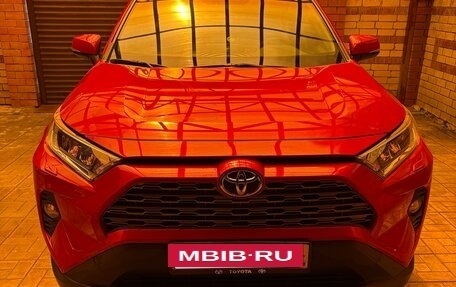Toyota RAV4, 2021 год, 3 550 000 рублей, 9 фотография