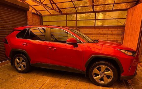 Toyota RAV4, 2021 год, 3 550 000 рублей, 12 фотография