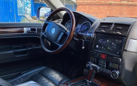 Volkswagen Touareg III, 2004 год, 950 000 рублей, 3 фотография