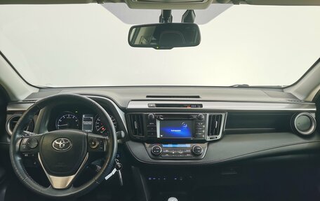 Toyota RAV4, 2015 год, 2 390 000 рублей, 9 фотография