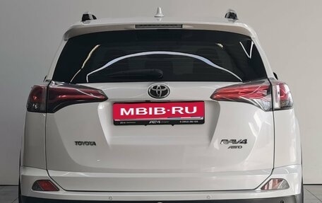 Toyota RAV4, 2015 год, 2 390 000 рублей, 6 фотография