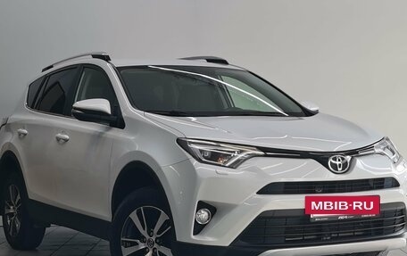 Toyota RAV4, 2015 год, 2 390 000 рублей, 3 фотография