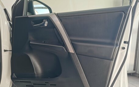 Toyota RAV4, 2015 год, 2 390 000 рублей, 31 фотография