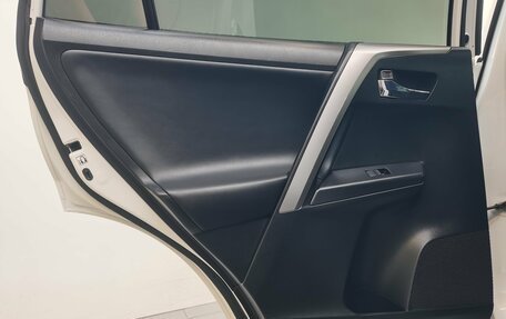 Toyota RAV4, 2015 год, 2 390 000 рублей, 32 фотография