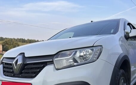 Renault Logan II, 2021 год, 900 000 рублей, 1 фотография