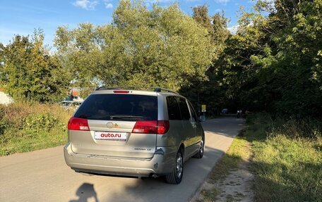 Toyota Sienna II рестайлинг, 2005 год, 790 000 рублей, 4 фотография