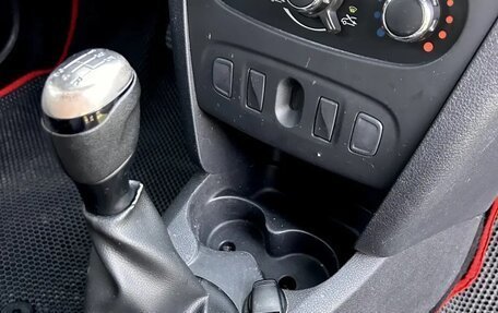 Renault Logan II, 2021 год, 900 000 рублей, 5 фотография