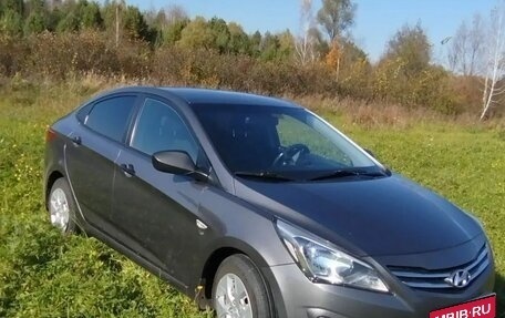 Hyundai Solaris II рестайлинг, 2015 год, 820 000 рублей, 2 фотография