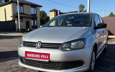 Volkswagen Polo VI (EU Market), 2013 год, 575 000 рублей, 1 фотография