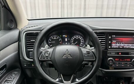 Mitsubishi Outlander III рестайлинг 3, 2019 год, 2 149 000 рублей, 13 фотография