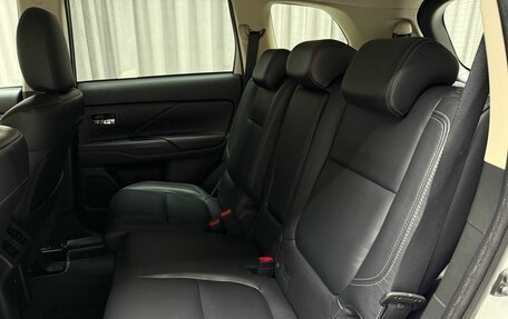 Mitsubishi Outlander III рестайлинг 3, 2019 год, 2 149 000 рублей, 33 фотография